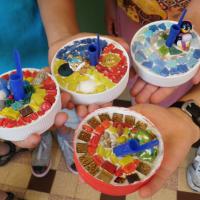 Atelier mosaïque sur le thème du recyclage, école du Careï (Menton).